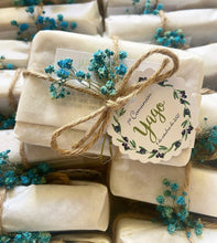 Cargar imagen en el visor de la galería, Jabón con flor paniculata