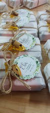 Cargar imagen en el visor de la galería, Jabón con papel vegetal