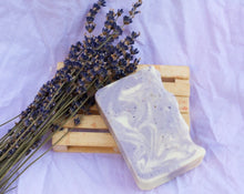 Cargar imagen en el visor de la galería, Jabón de lavanda y karité