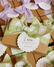 Cargar imagen en el visor de la galería, Jabón en caja y lazo