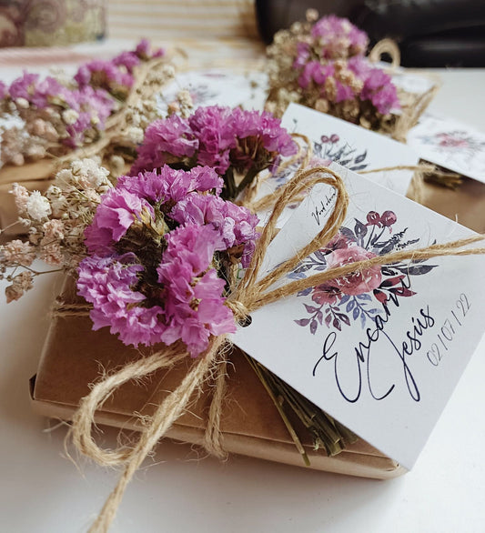 Jabón en papel craft y flores